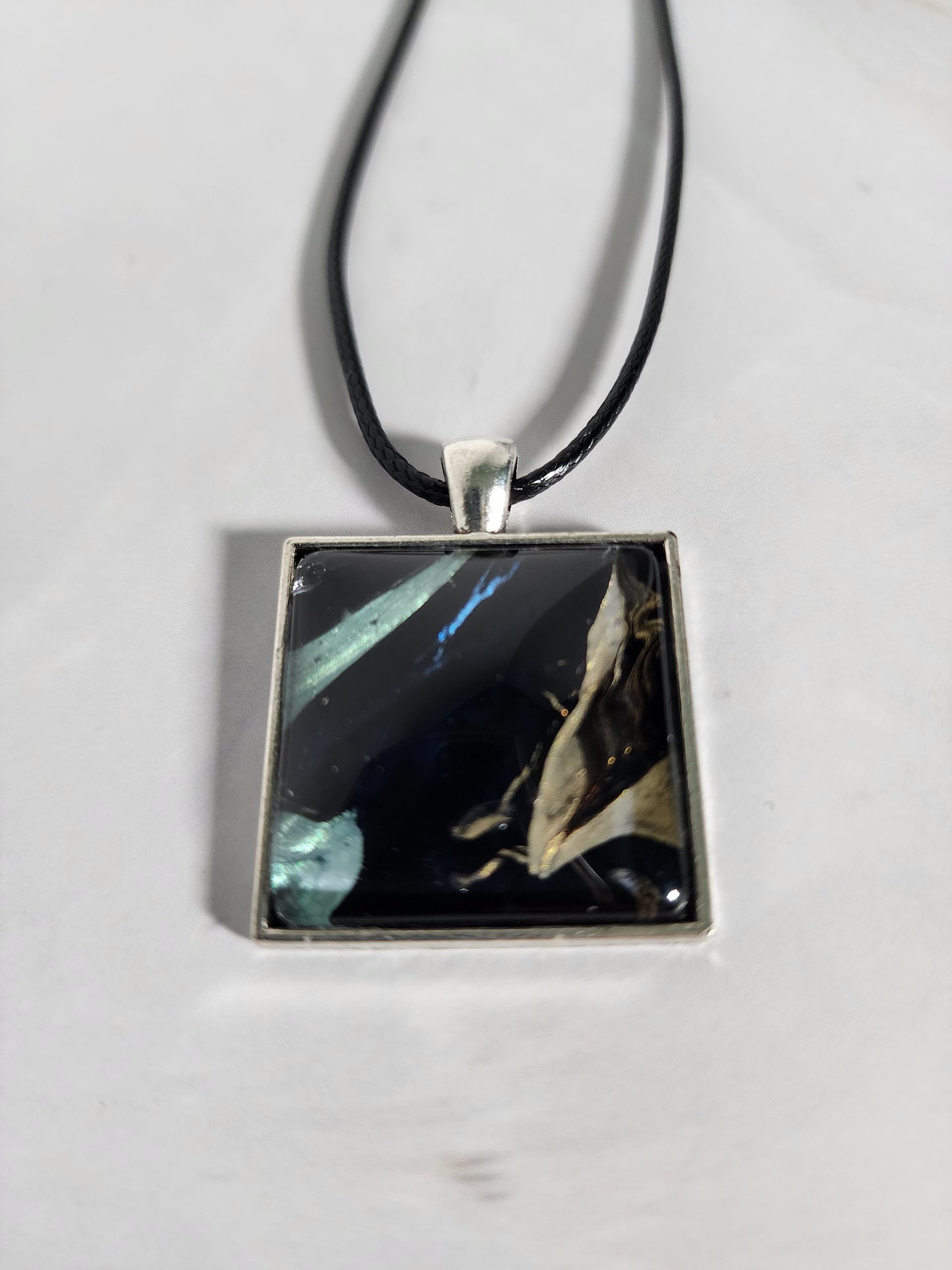 Stylish Square Pendant Necklace