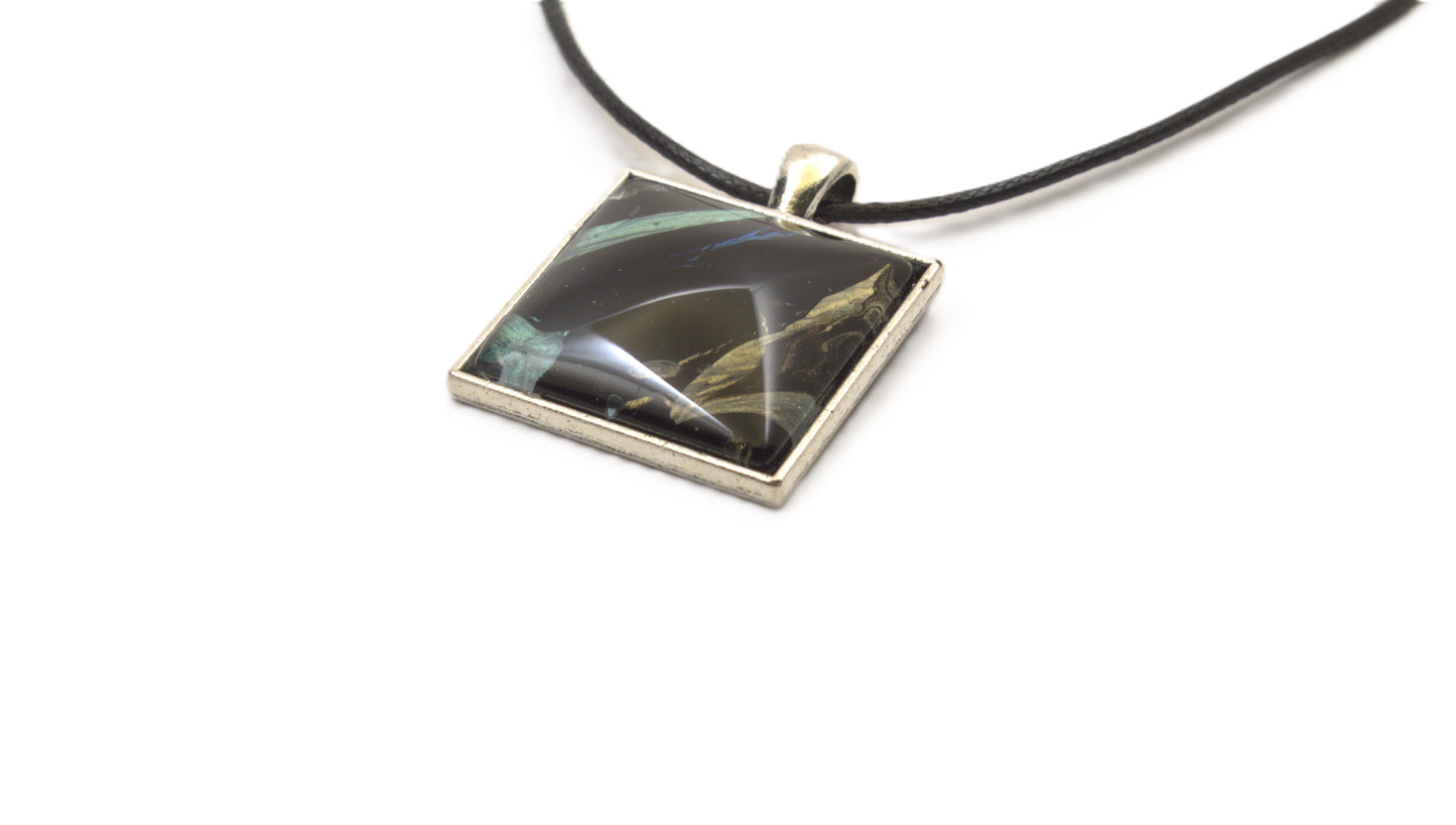 Stylish Square Pendant Necklace