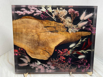 Mountain Charm to your Table- Olive wood with Transparent Resin and Dried Flowers