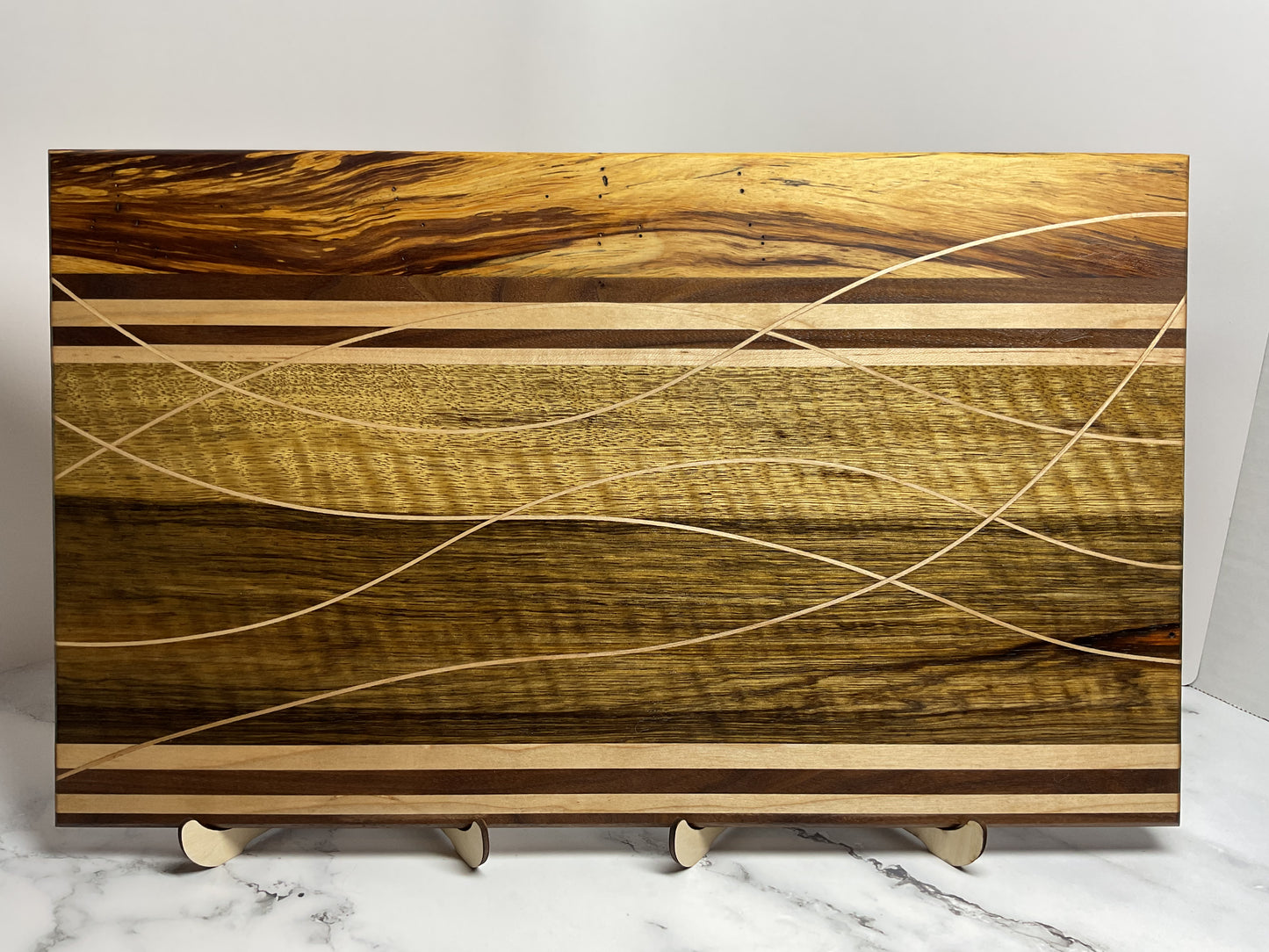 Signature Artisan Cutting Board – Handcrafted Hardwood