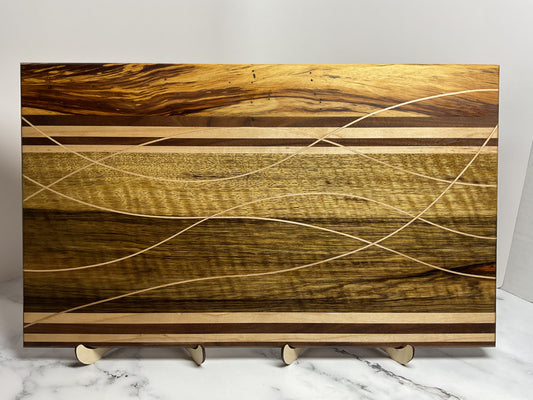 Signature Artisan Cutting Board – Handcrafted Hardwood