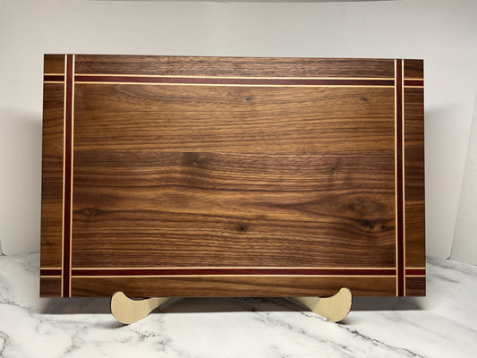 Classic Artisan Cutting Board – Handcrafted Hardwood Kitchen Board