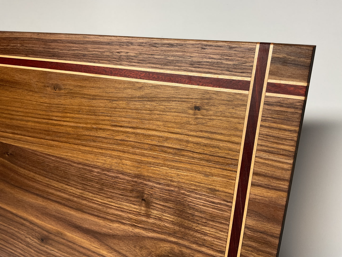 Classic Artisan Cutting Board – Handcrafted Hardwood Kitchen Board