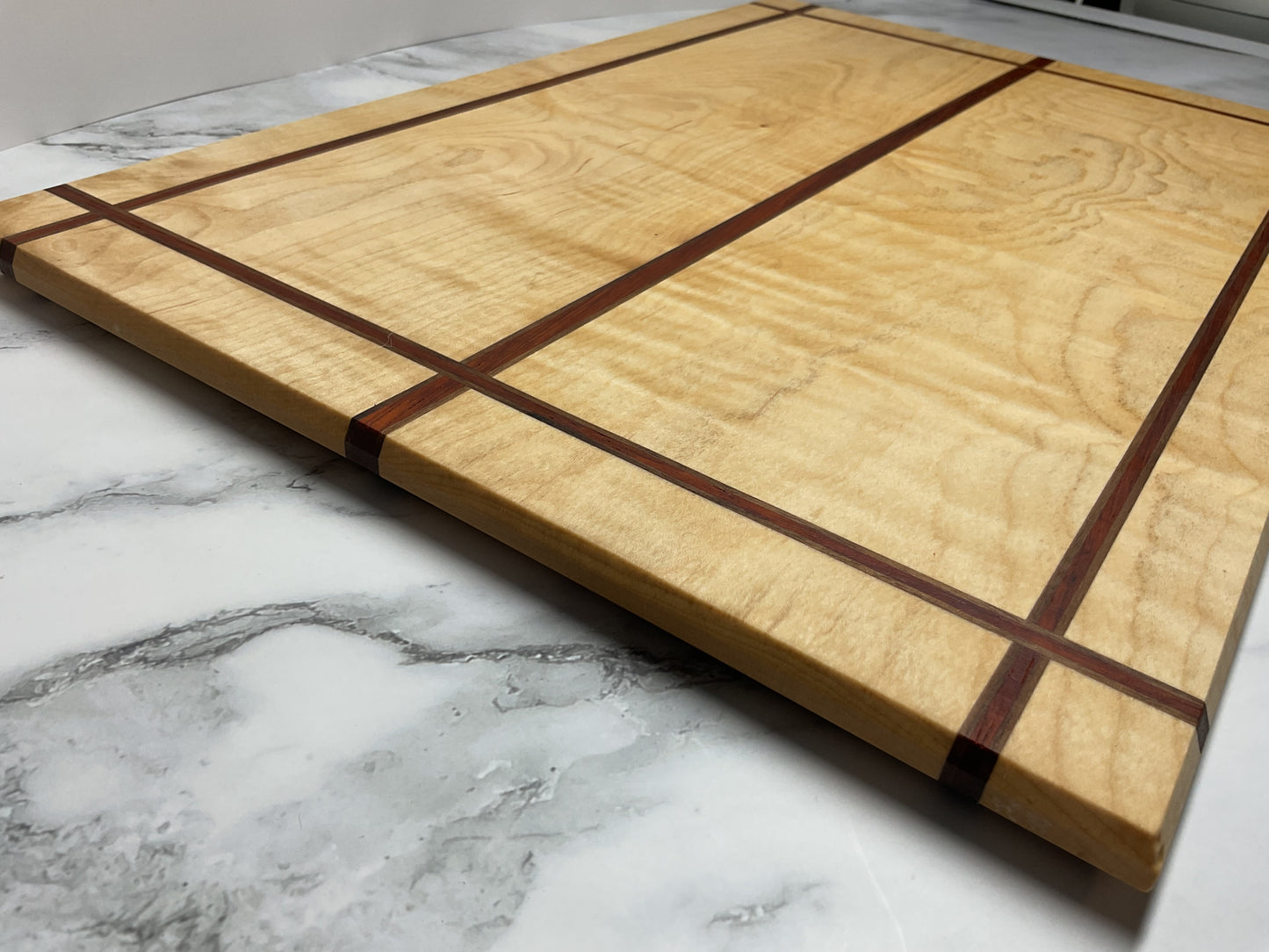 Timeless Handcrafted Cutting Board – Elegant Hardwood Kitchen Board